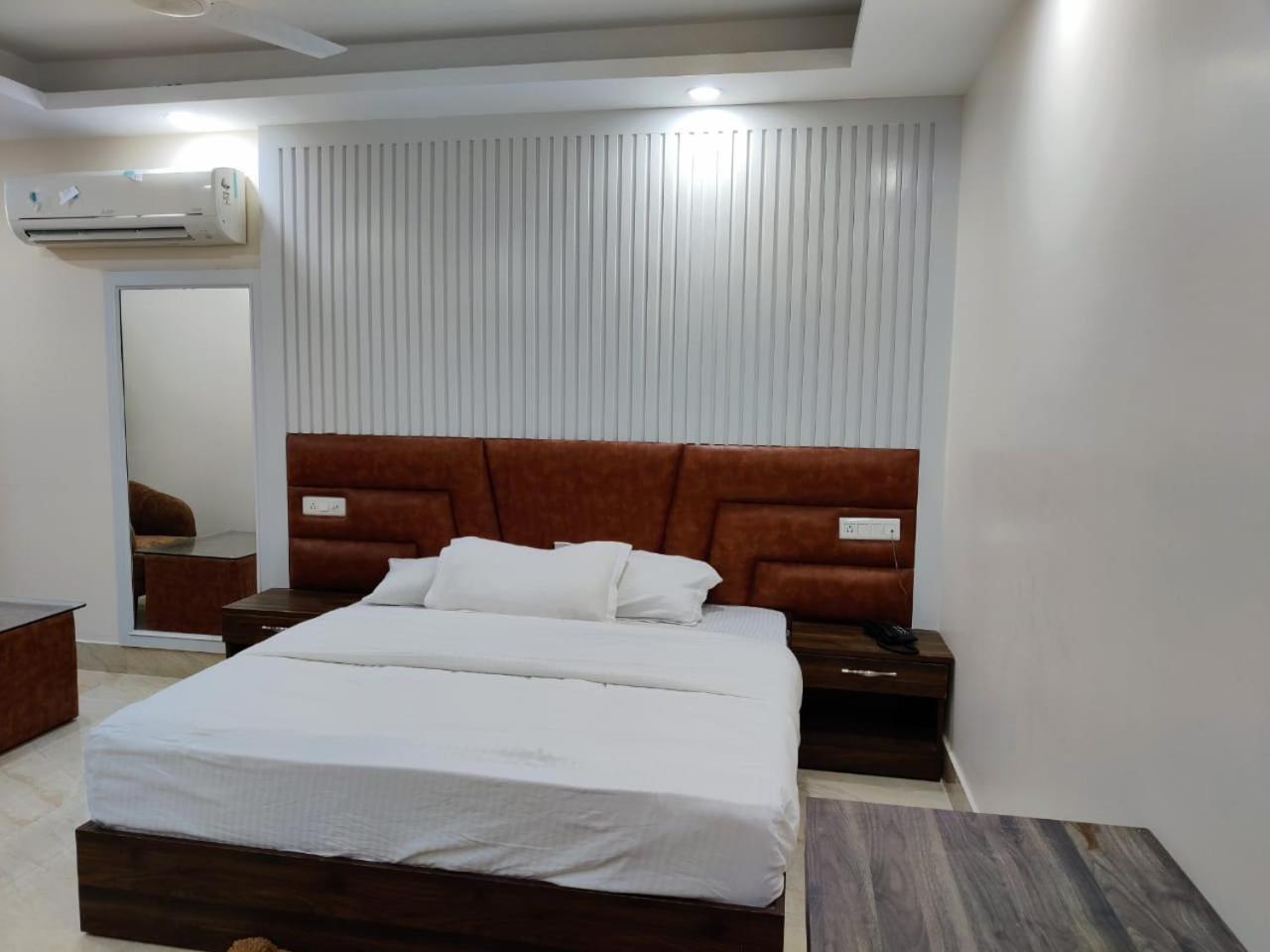 Hotel Maira Dehradun Exterior foto